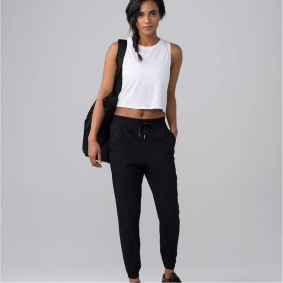Lululemon High Rise Jogger Black Pants Size 8 - Picture 1 of 12